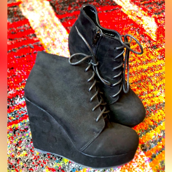 Ardene Shoes - Wedge booties Sz 7